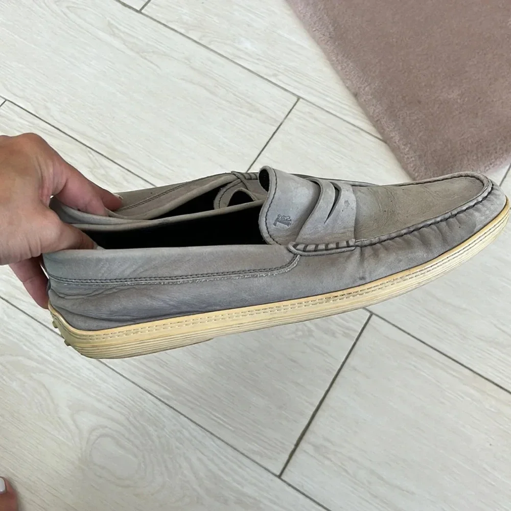 Tod's slip ons